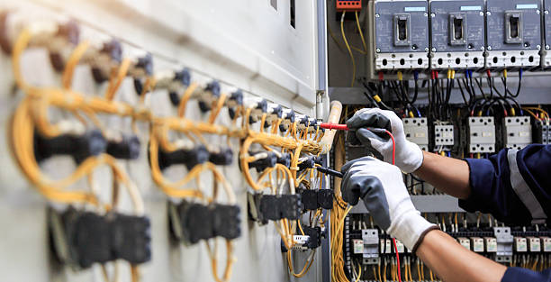 Professional Electrician technician working in Blue Springs, MO
